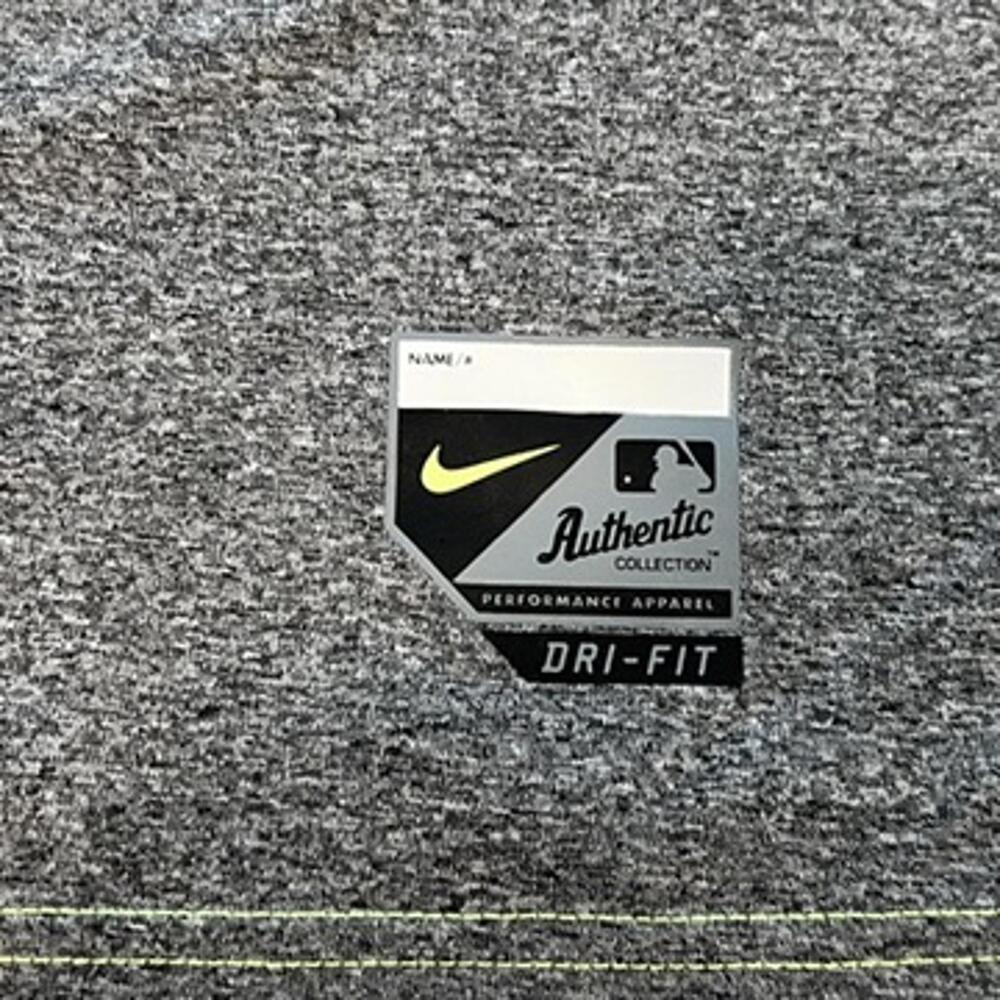 Nike Cincinnati Reds Baseball Gray T-shirt Neon Green Yellow sz Medium Worn once - Picture 4 of 7